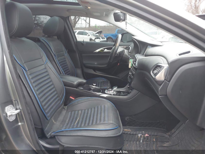 2017 INFINITI QX30 PREMIUM - SJKCH5CP3HA027322