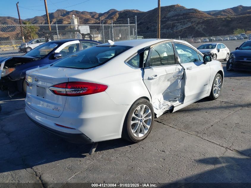 VIN 3FA6P0LU6KR236522 2019 FORD FUSION HYBRID no.4