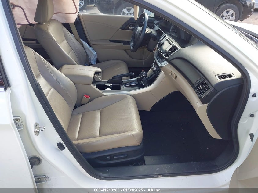 2013 HONDA ACCORD VIN: 1HGCR3F80DA025824