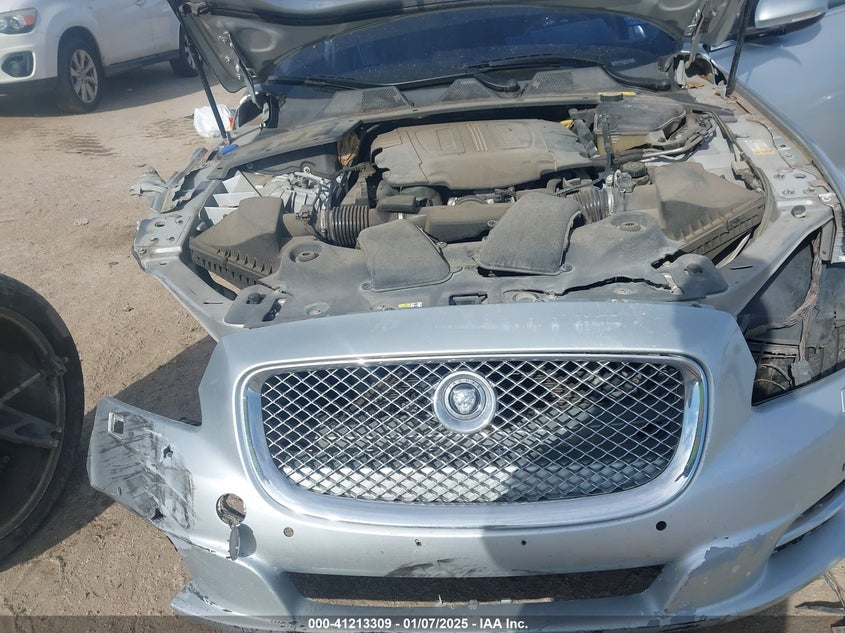 2011 JAGUAR XJL VIN: SAJWA2GB7BLV16529