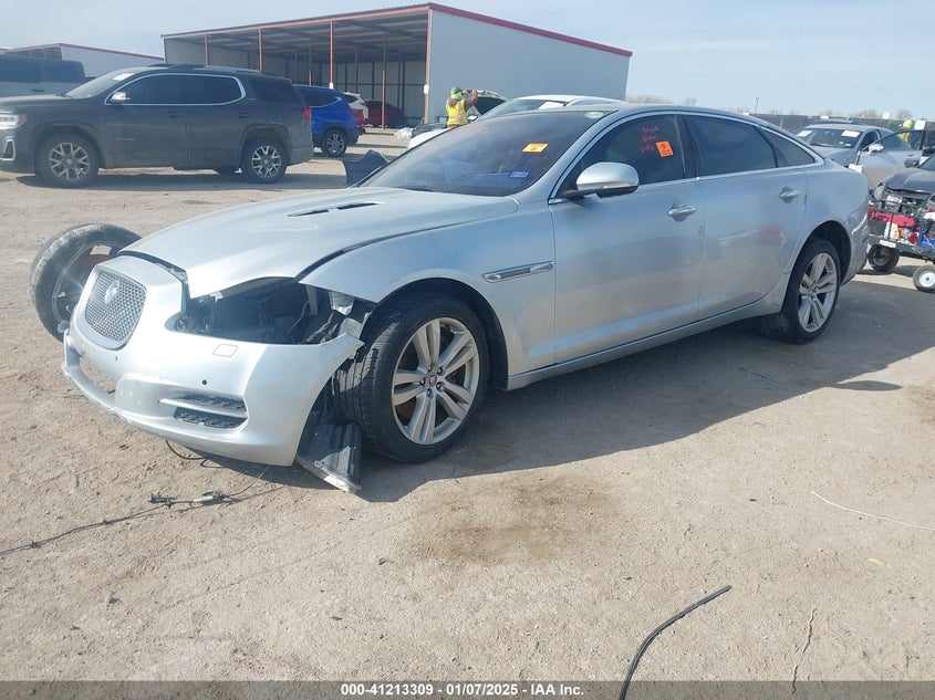2011 JAGUAR XJL VIN: SAJWA2GB7BLV16529