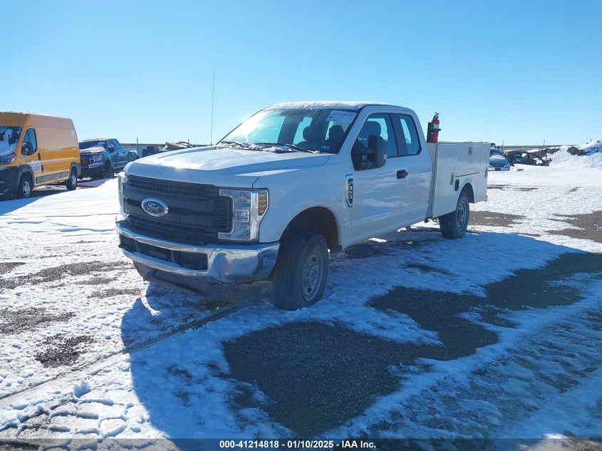 2019 Ford F-350 Xl, All Over, IAAI, VIN 1FD8X3B63KEC90866 — photo 2