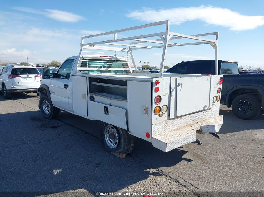 2006 CHEVROLET SILVERADO 2500HD VIN: 1GCHC24U26E237216