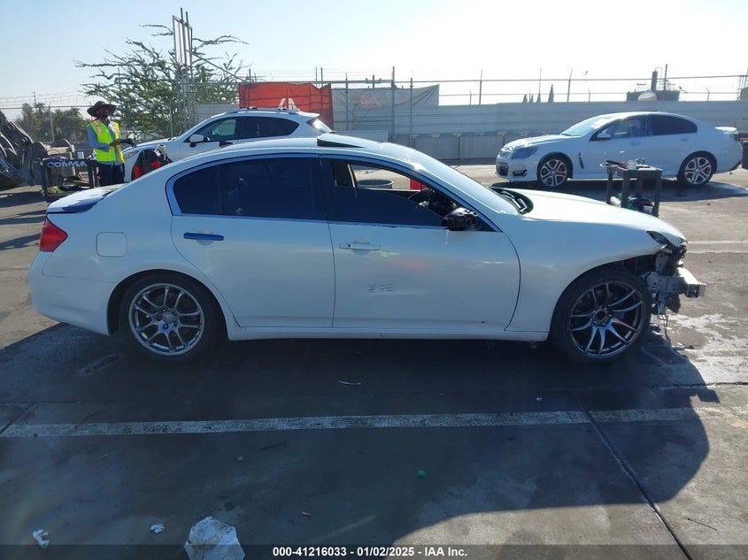 2013 INFINITI G37 JOURNEY - JN1CV6AP2DM305305