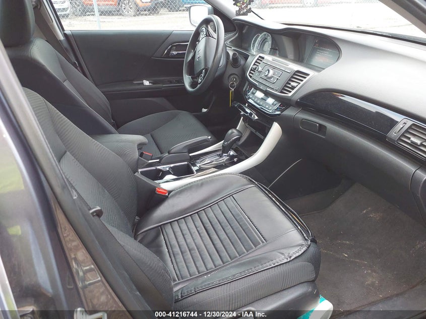 2016 HONDA ACCORD VIN: 1HGCR2F39GA006045