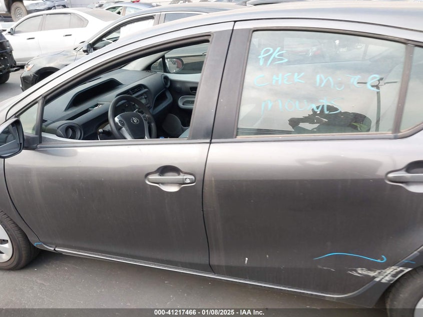 2013 TOYOTA PRIUS C VIN: JTDKDTB32D1557577