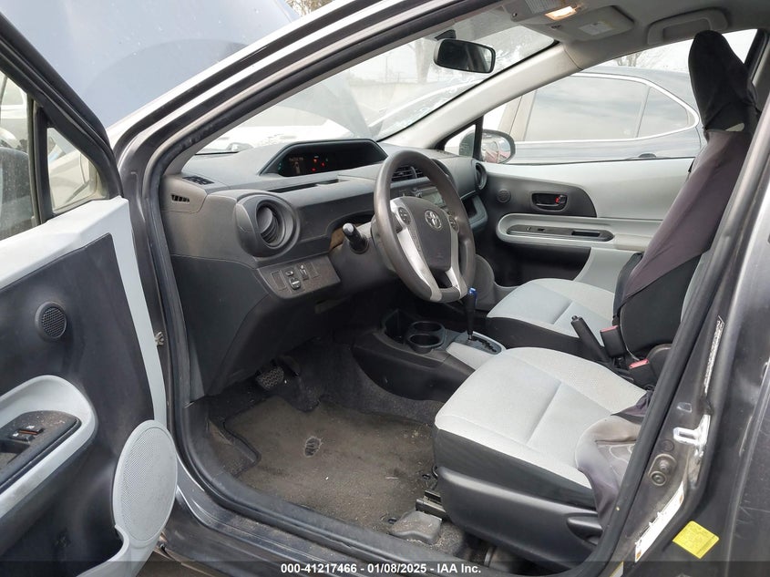 2013 TOYOTA PRIUS C VIN: JTDKDTB32D1557577
