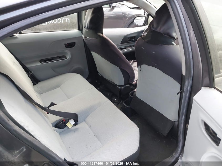 2013 TOYOTA PRIUS C VIN: JTDKDTB32D1557577