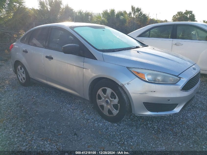 VIN 1FADP3E22FL279828 2015 FORD FOCUS no.1