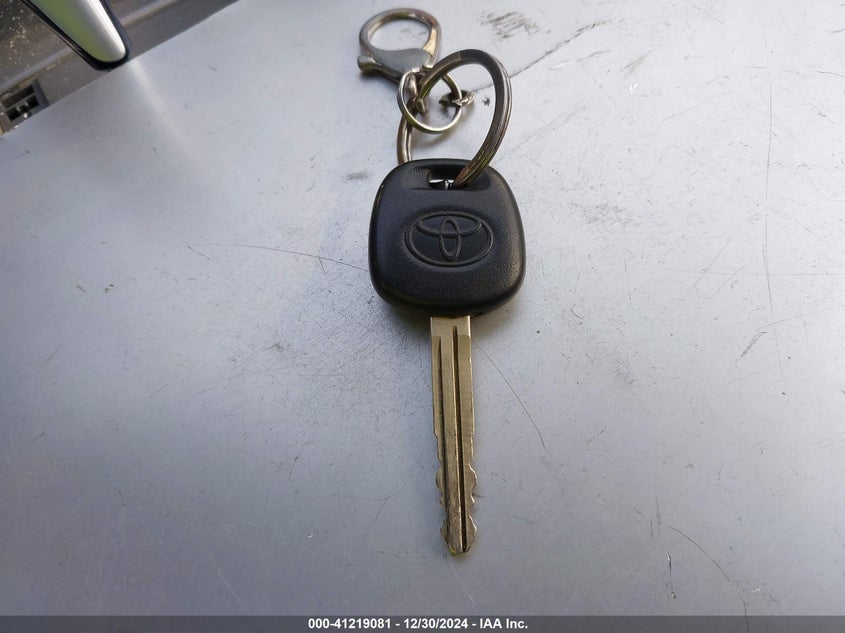 2010 TOYOTA CAMRY VIN: 4T1BF3EK2AU033638