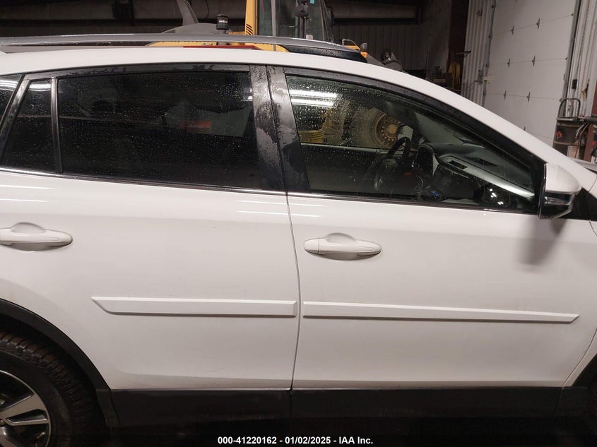 2017 TOYOTA RAV4 XLE - JTMRFREV3HD214581