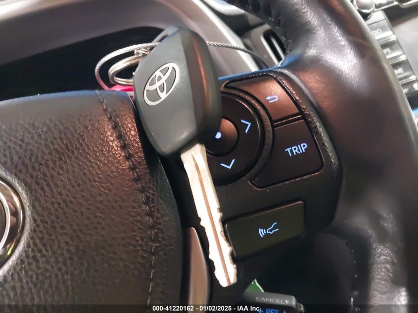 2017 TOYOTA RAV4 XLE - JTMRFREV3HD214581