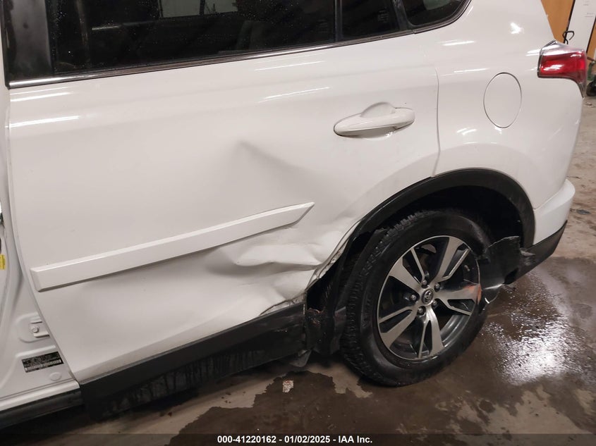 2017 TOYOTA RAV4 XLE - JTMRFREV3HD214581