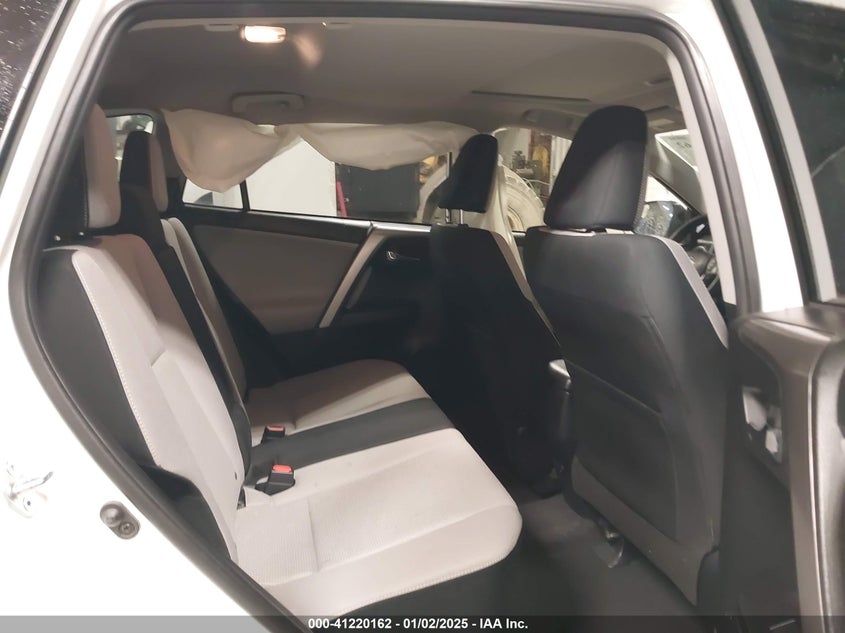 2017 TOYOTA RAV4 XLE - JTMRFREV3HD214581