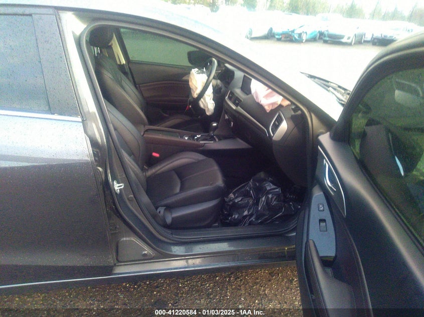 2018 MAZDA MAZDA3 TOURING - 3MZBN1L34JM243036