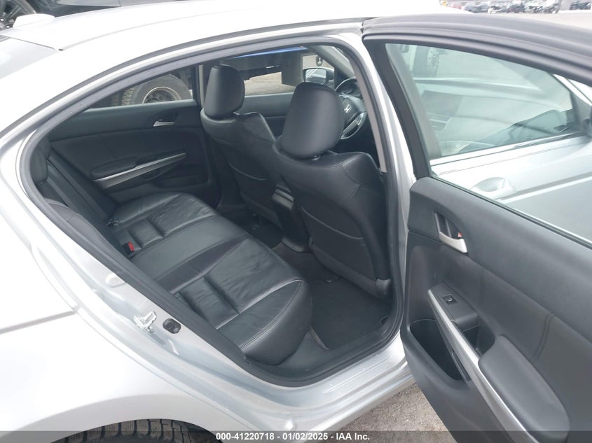 2009 HONDA ACCORD VIN: 1HGCP26859A060401