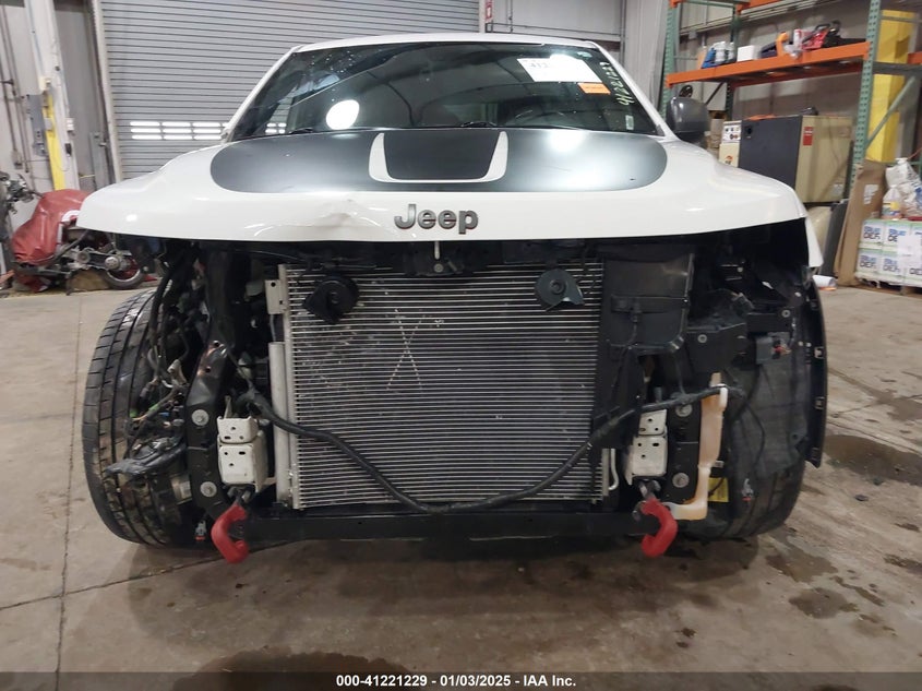 2018 JEEP GRAND CHEROKEE TRAILHAWK 4X4 - 1C4RJFLG8JC267810