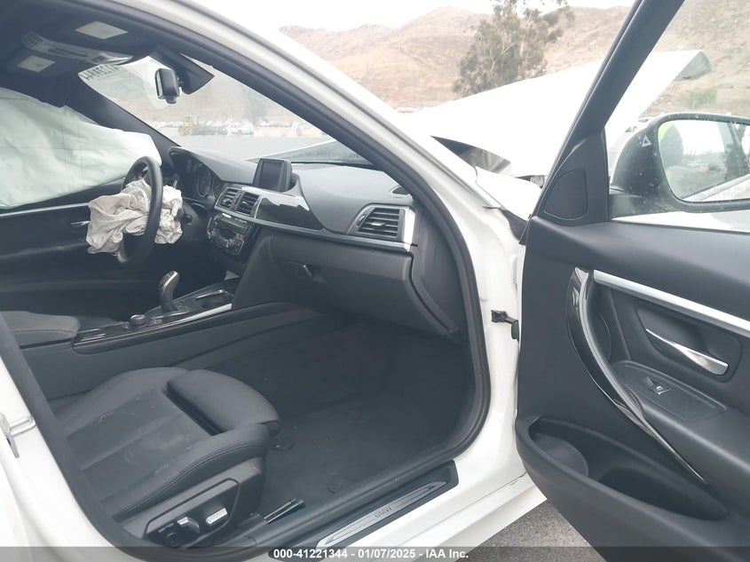 2018 BMW 330 VIN: WBA8B9G54JNU58256