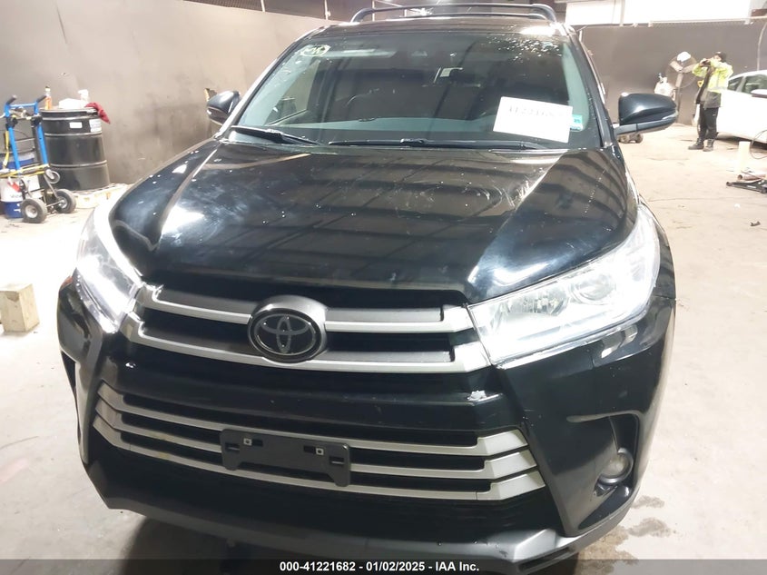 2018 TOYOTA HIGHLANDER LE PLUS - 5TDBZRFH4JS820340