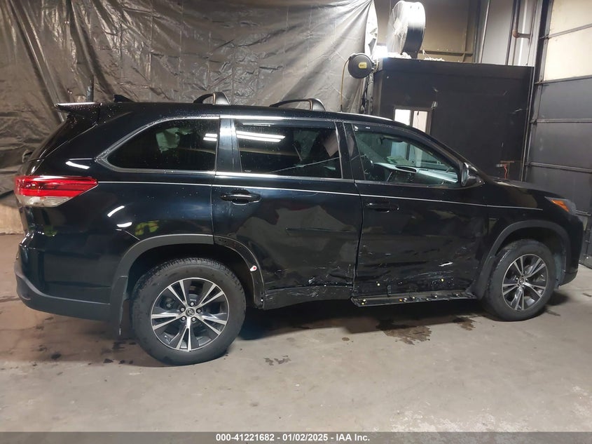 2018 TOYOTA HIGHLANDER LE PLUS - 5TDBZRFH4JS820340