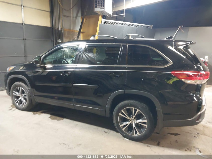 2018 TOYOTA HIGHLANDER LE PLUS - 5TDBZRFH4JS820340
