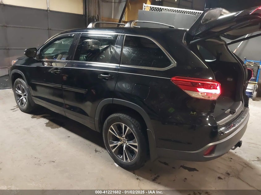 2018 TOYOTA HIGHLANDER LE PLUS - 5TDBZRFH4JS820340