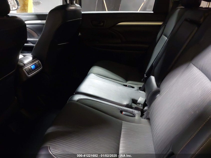 2018 TOYOTA HIGHLANDER LE PLUS - 5TDBZRFH4JS820340