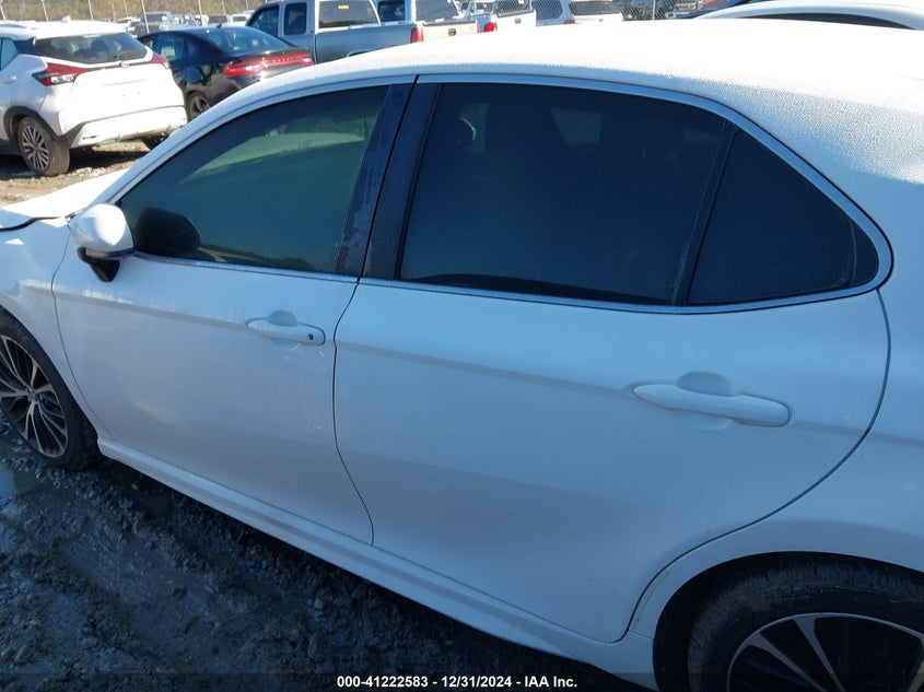 2018 TOYOTA CAMRY VIN: 4T1B11HK3JU658046