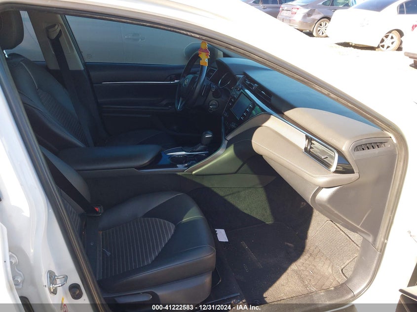 2018 TOYOTA CAMRY VIN: 4T1B11HK3JU658046