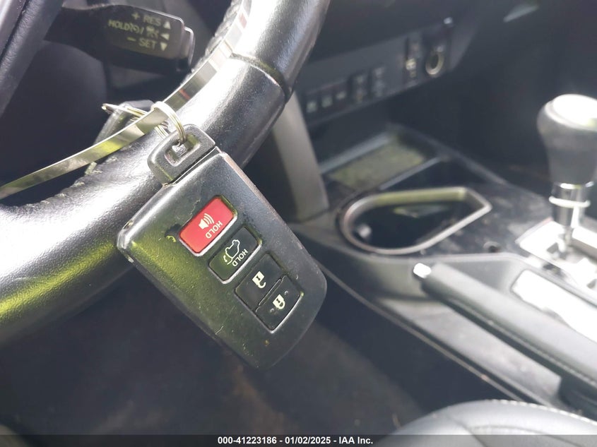 2017 TOYOTA RAV4 HYBRID LIMITED - JTMDJREV8HD087481