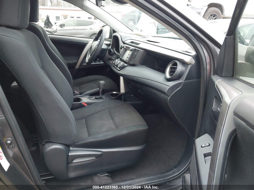 2018 TOYOTA RAV4 LE - JTMBFREVXJJ742045