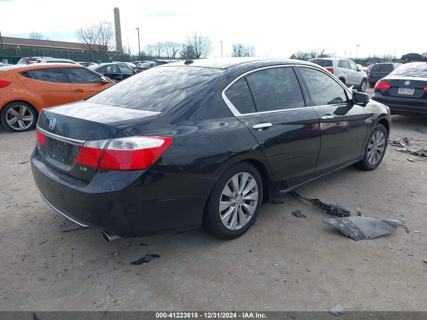 2015 HONDA ACCORD VIN: 1HGCR3F83FA006767