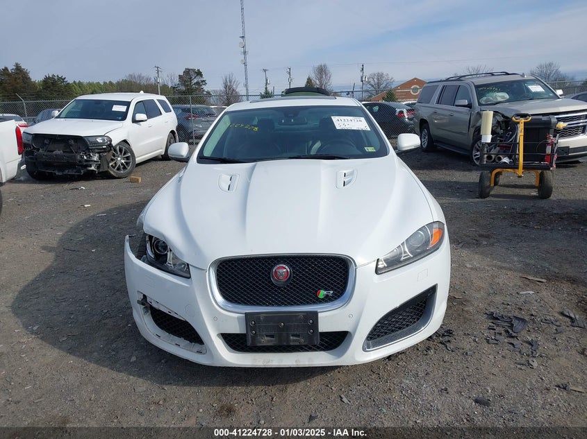 2015 JAGUAR XF VIN: SAJWA0JH8FMU68816