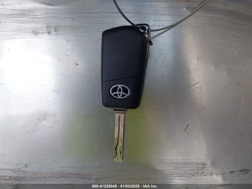 VIN 4T3LWRFV5PU092036 2023 TOYOTA RAV4 HYBRID LE
