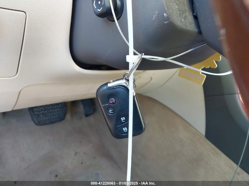 2010 Lexus Es 350 VIN: 401912 Lot: 41225063