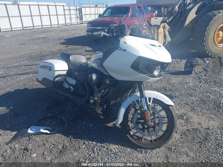 2021 INDIAN MOTORCYCLE CO. CHALLENGER  (VIN: 56KLCDRR5M3402088)