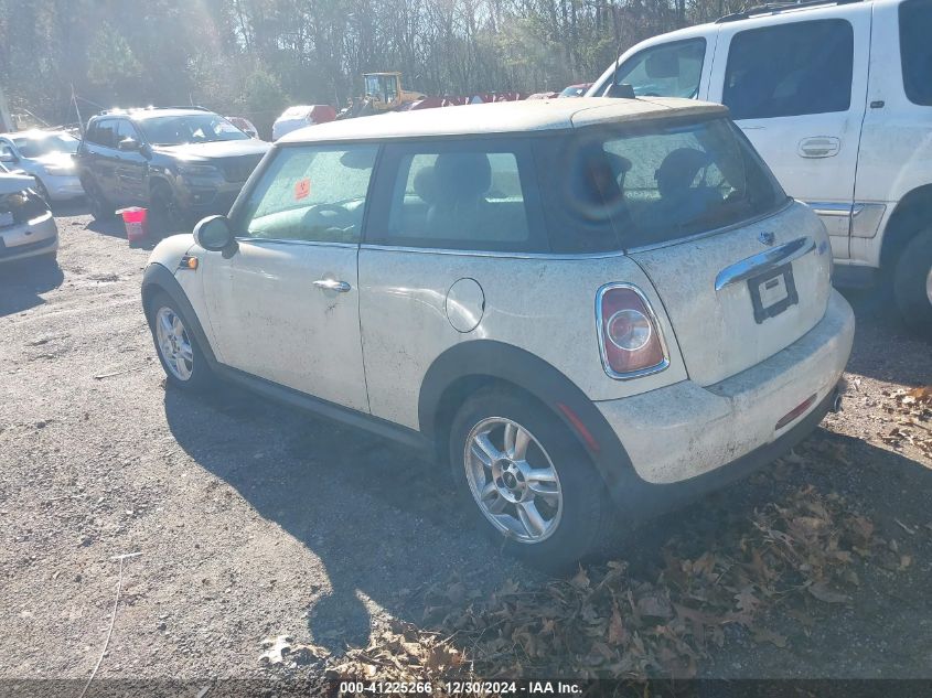2013 MINI HARDTOP VIN: WMWSU3C57DT681636