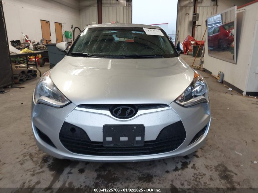 VIN KMHTC6AD9GU302460 2016 Hyundai Veloster no.13