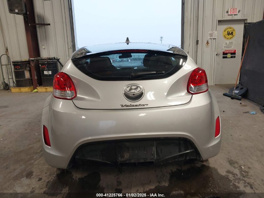 VIN KMHTC6AD9GU302460 2016 Hyundai Veloster no.17