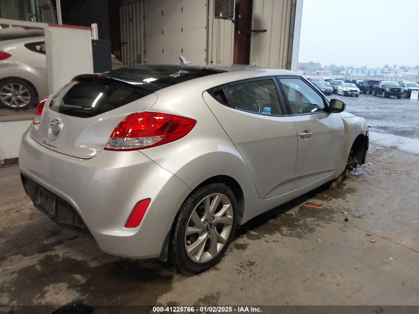 VIN KMHTC6AD9GU302460 2016 Hyundai Veloster no.4