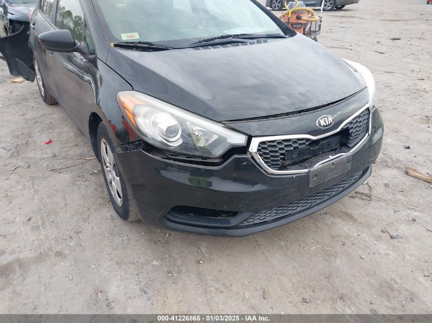 VIN KNAFK4A63F5400965 2015 KIA Forte, LX no.6