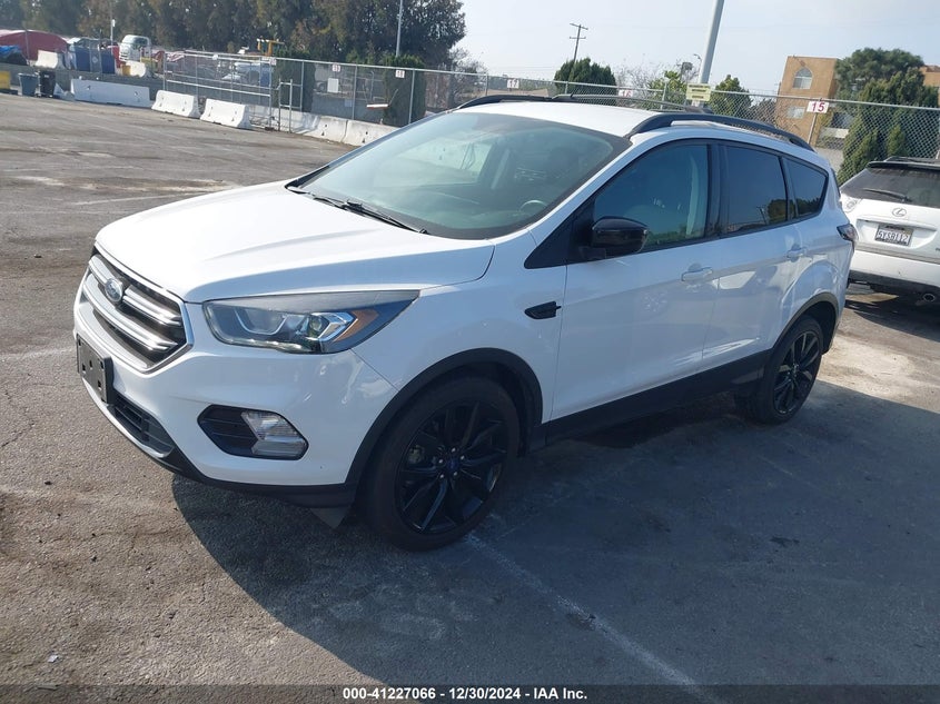 VIN 1FMCU0GD6JUA42396 2018 FORD ESCAPE SE