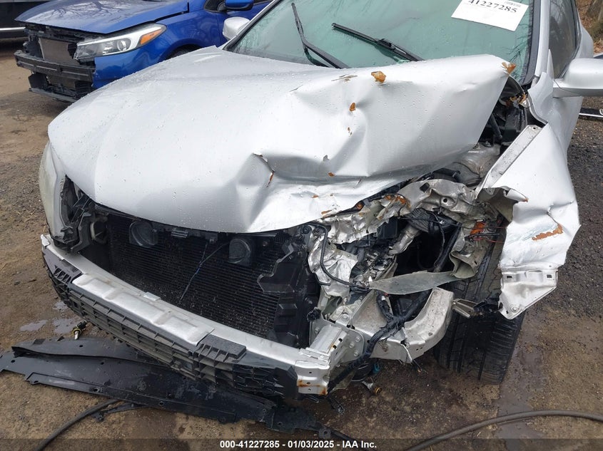 2015 HONDA ACCORD VIN: 1HGCT2B80FA001804