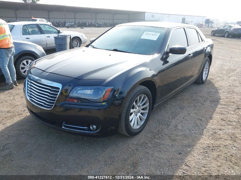 VIN 2C3CCAAG9DH657200 2013 Chrysler 300, Motown no.2