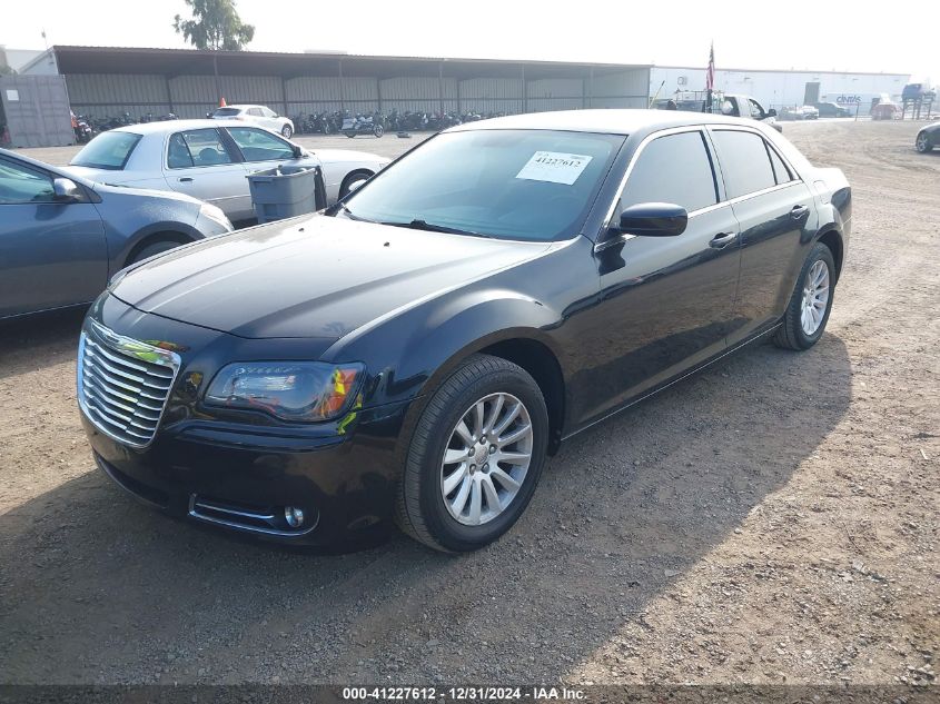 VIN 2C3CCAAG9DH657200 2013 Chrysler 300, Motown no.6