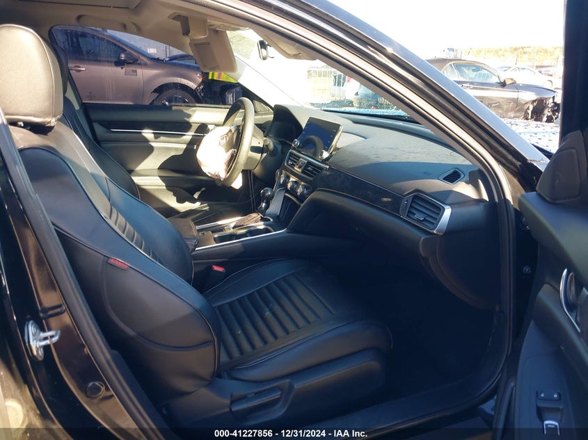 2018 HONDA ACCORD VIN: 1HGCV1F42JA011433