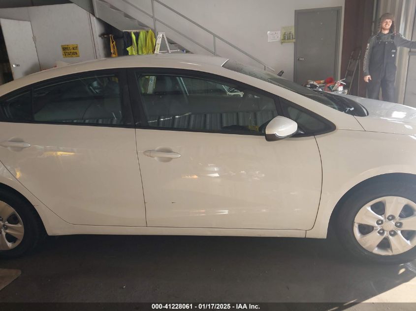 2018 Kia Forte Lx VIN: 3KPFK4A7XJE271812 Lot: 41228061