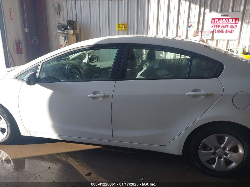 2018 Kia Forte Lx VIN: 3KPFK4A7XJE271812 Lot: 41228061