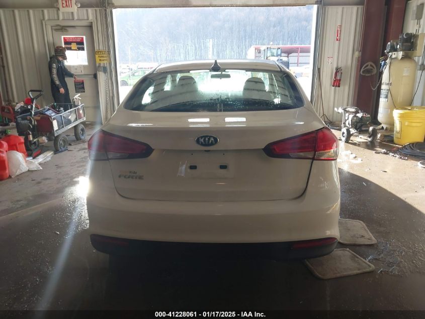2018 Kia Forte Lx VIN: 3KPFK4A7XJE271812 Lot: 41228061