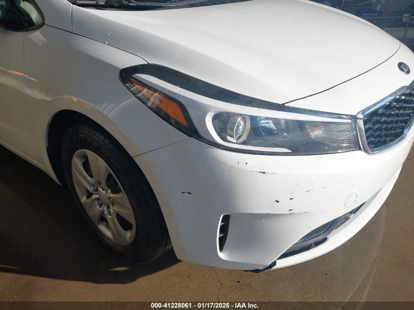 2018 Kia Forte Lx VIN: 3KPFK4A7XJE271812 Lot: 41228061